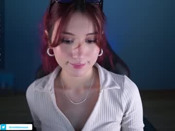 girl
        greeny_mat cam image #2981100