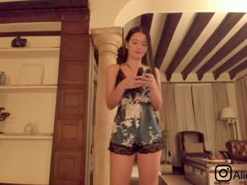 girl
        alicia_uwu cam image #162941