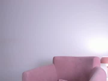 girl
        meowlina cam image #2394809