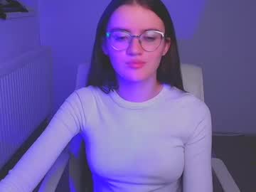 girl
        ketrin_pirsss cam image #3481215