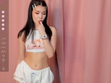 girl
        cute_kittennnn cam image #3041519