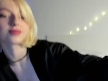 girl
        yournaughtymiss cam image #837919