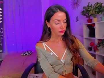 girl
        sadie_sky cam image #519157
