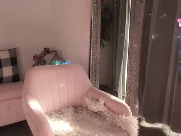 girl
        mysticxkitty cam image #4111536