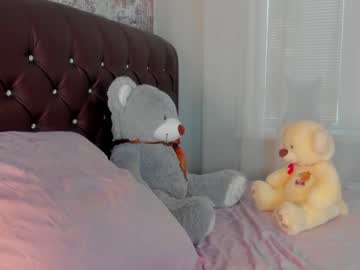 girl
        angelina_new cam image #129265