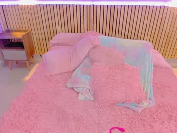girl
        little_effy18 cam image #1904901