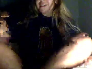 girl
        winterbunny69 cam image #2697445
