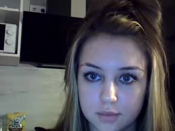 girl
        starshinex cam image #2359292