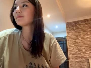 girl
        ashleyfarabee cam image #4514003