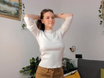 girl
        edlingise cam image #3272563