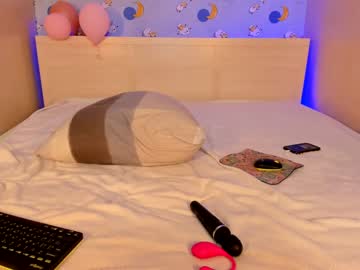 girl
        miss_redfox cam image #650284