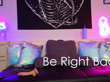 girl
        daphnemadison cam image #4490863