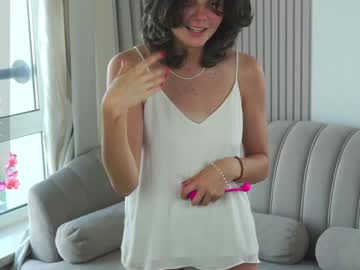 girl
        you_fell_in_love cam image #3209881