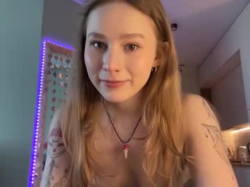 girl
        whoisalisa cam image #4320073