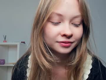 girl
        gust_ofwind cam image #2091282