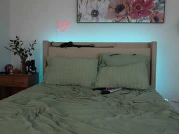 couple
        ari_lovexo cam image #3696921