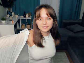 girl
        cherry_wave cam image #3593926