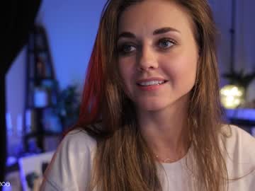 girl
        lettymoa cam image #2608497