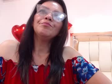 girl
        carol_miss_ cam image #2310863