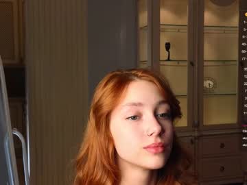 girl
        shirleywhitney cam image #1870768