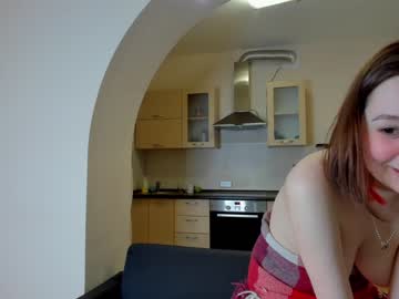 girl
        lisaosbornes cam image #1013440