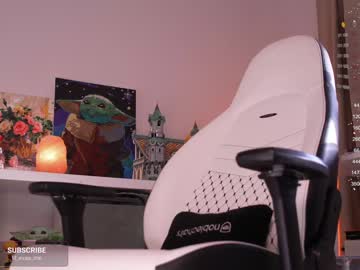 girl
        lil_eva cam image #2467207