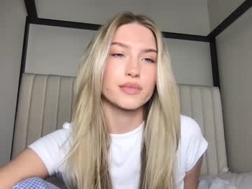 girl
        thezabrina cam image #1930608