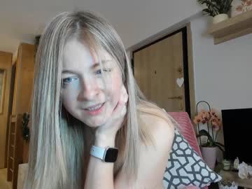 girl
        bestgirl_ofthe_neighborhood cam image #2511861