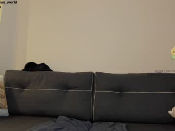 girl
        victorias_world cam image #121914