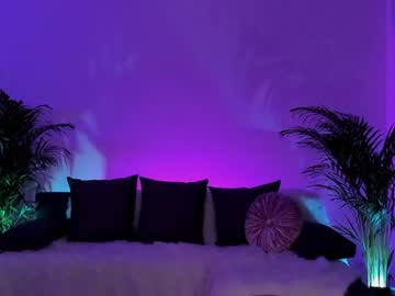 girl
        jessiccaburns cam image #1939048