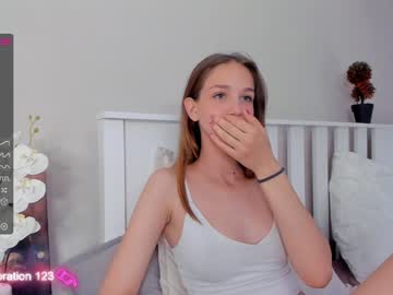 girl
        alyssabrewer cam image #1313601