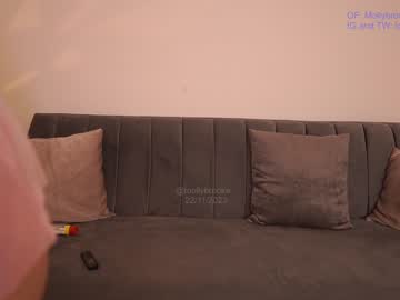 girl
        newmollybrooke cam image #1939582