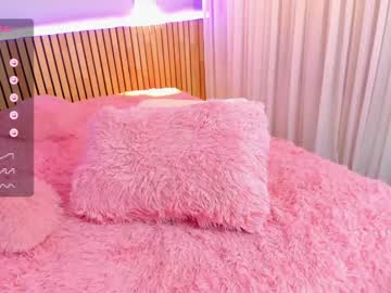 girl
        little_effy18 cam image #1732062