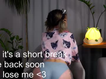 girl
        taitehambelton cam image #3746539