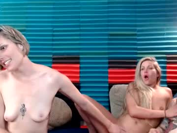 couple
        onetinydicktwohugeginas cam image #1025082