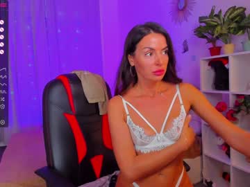girl
        sadie_sky cam image #519453
