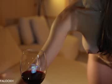 girl
        tifalock_ cam image #4025857