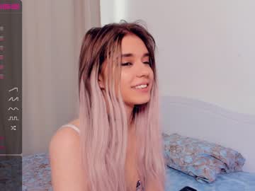 girl
        elfas_cute cam image #1338120