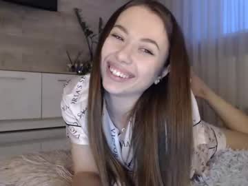 girl
        meryfoxxx cam image #2343296