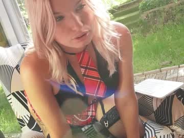 girl
        sebilone cam image #969397