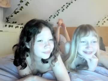 couple
        yin_yin cam image #1096610