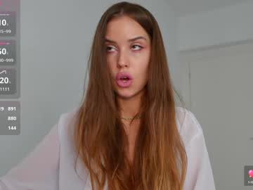 girl
        fazeyj cam image #3463785