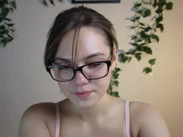 girl
        teresabriggs cam image #1767231