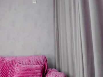 girl
        bboobscarol_ cam image #154785