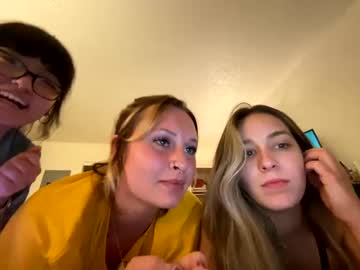 couple
        bbgirlgem cam image #3161710