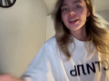 girl
        angel_from_sky cam image #1528199