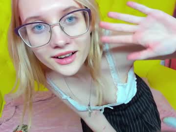 girl
        nanni_niss cam image #604243