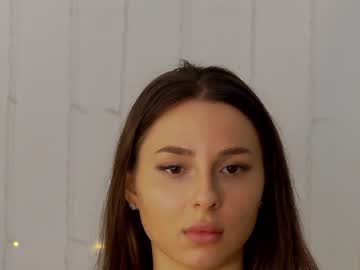 girl
        annesense cam image #319994