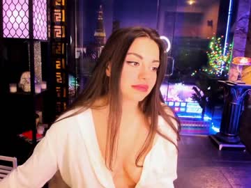 girl
        alma_pearl cam image #748045