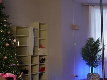girl
        kittycaitlin cam image #2179290